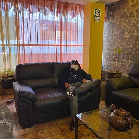 Hostal Oscar Inn-3